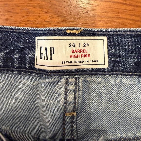 GAP High Rise Barrel Jeans In Patchwork - Picture 5 of 5